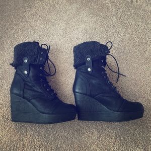 Sbicca Vintage Collection Black wedge boots